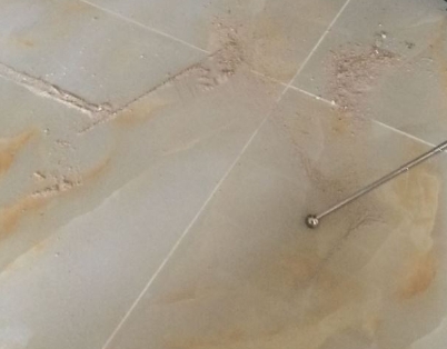 双桥瓷砖空鼓维修公司分享粘合剂选择不当在瓷砖铺贴过程中可能导致以下问题