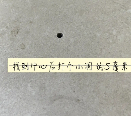 双桥瓷砖空鼓维修公司专业解答在瓷砖铺贴过程中，如果砂料搅拌不均匀，将会带来以下问题